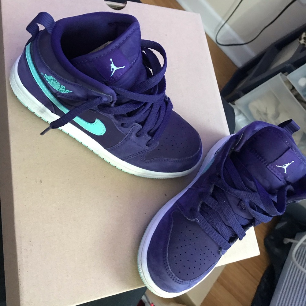 Micheal Jordan Sneakers, Purple I’m size 13